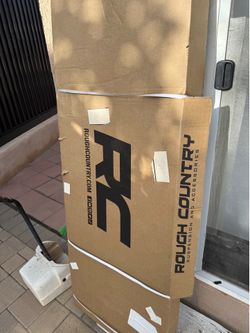 Rouge Country Soft, tri-fold bed cover. Chevy/GMC Cañón/Colorado 2WD/4WD (15-26)