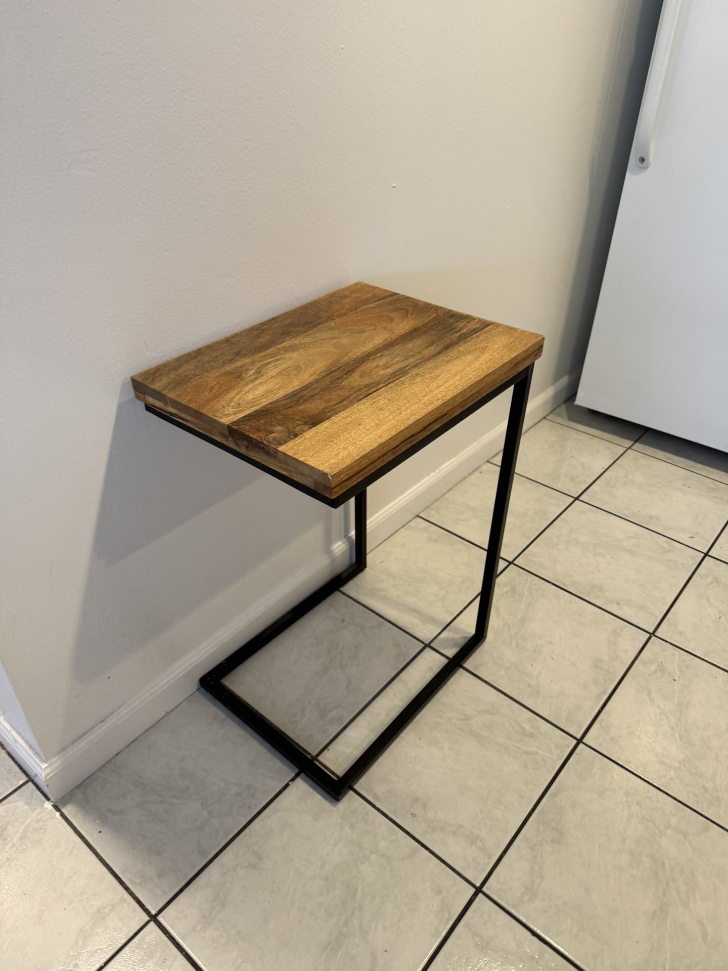 wooden side table for sale!!: