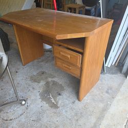 Computer desk