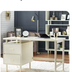 Desk BRAND NEW Just Assembled 