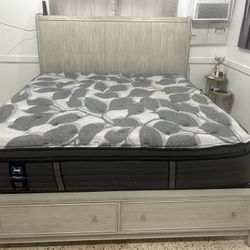 Cama King Con Solchon Sealy 