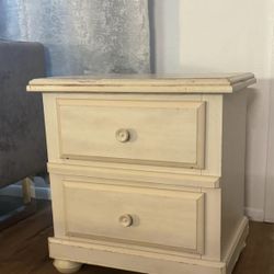 5 PC Bedroom Furniture Set