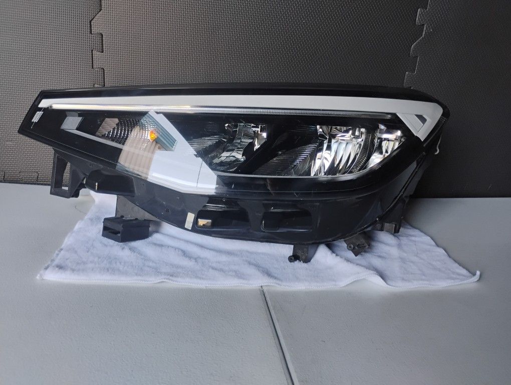 2021 2022 2023 2024 Volkswagen Id4 Left Side LED Headlight Oem