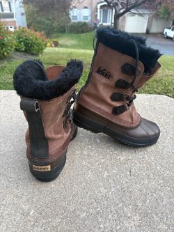 High quality and brand, Sorel winter/snow boots. Perfect condition.