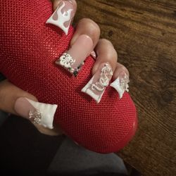 Sassy, elegant, long press on nails