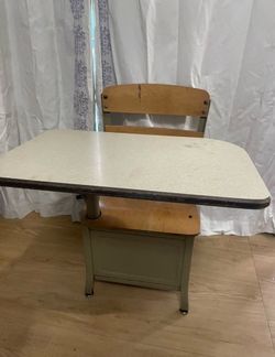 Kids desk