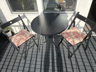 Outdoor dining set