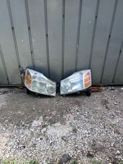 Nissian Titian headlights