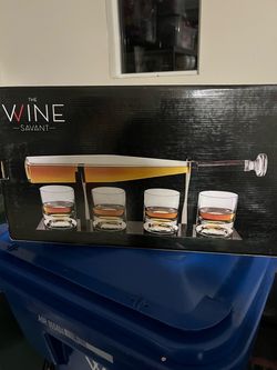 Baseball bat decanter with 4 classes