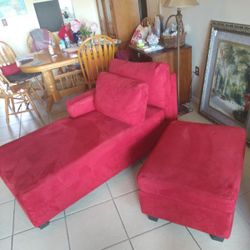 Right-arm chaise and ottoman 