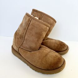 Ugg kids chestnut classic short boot size 2