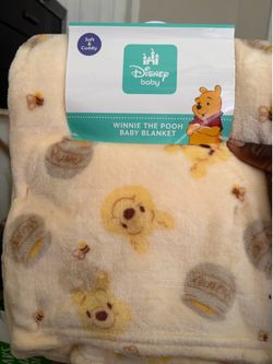 Disney World Baby  Winnie the Pooh Blanket and bath set