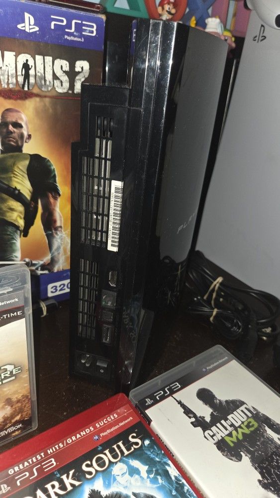 Original PS3 Fat 40GB With 4 Games