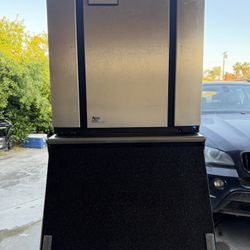 Ice Machine Ice O Matic  500lbs /day Ice Maker with Bin , working conditions , air cooled 120V