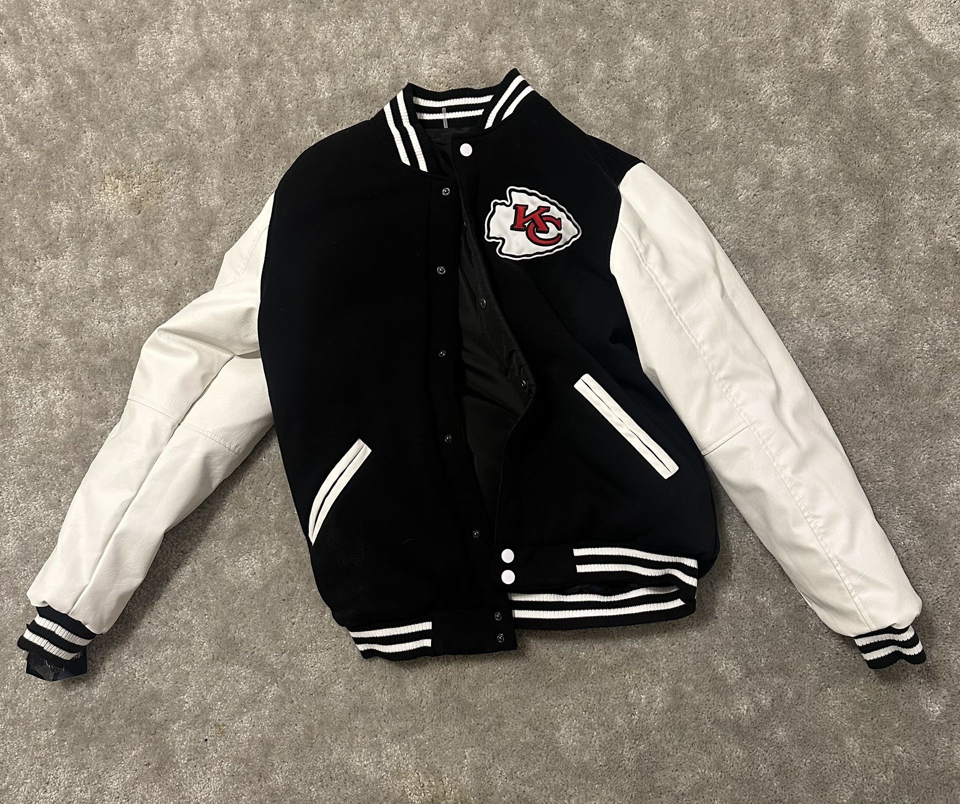 Kansas City Chiefs Jacket with Leather Sleeves (XL)