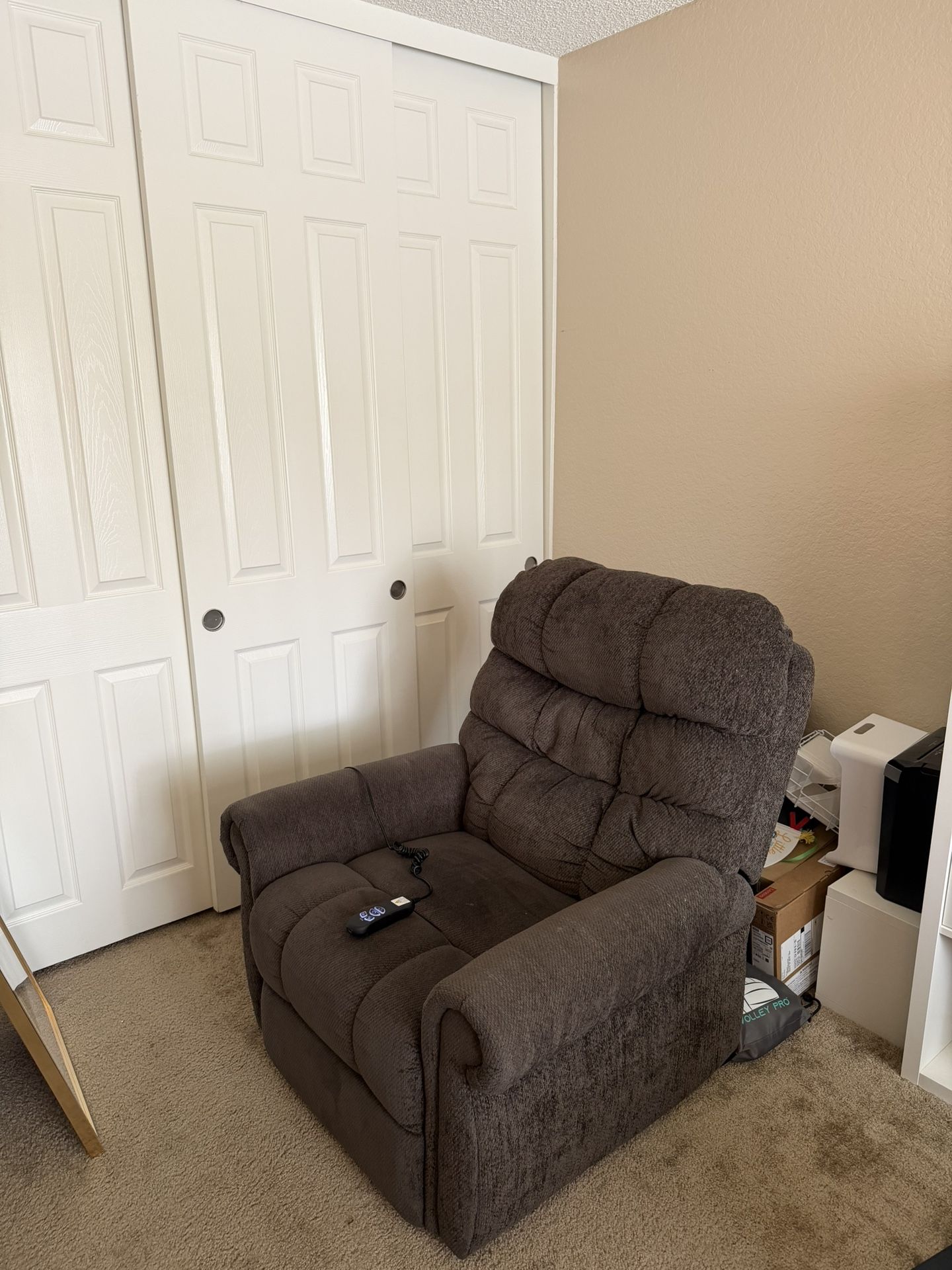 Comfortable Electric Recliner