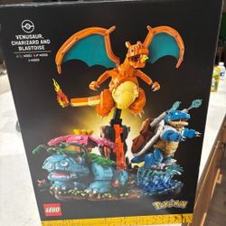 LEGO 72153 Pokemon Venusaur,

Charizard and Blastoise + 40892 Kanto Region Badge