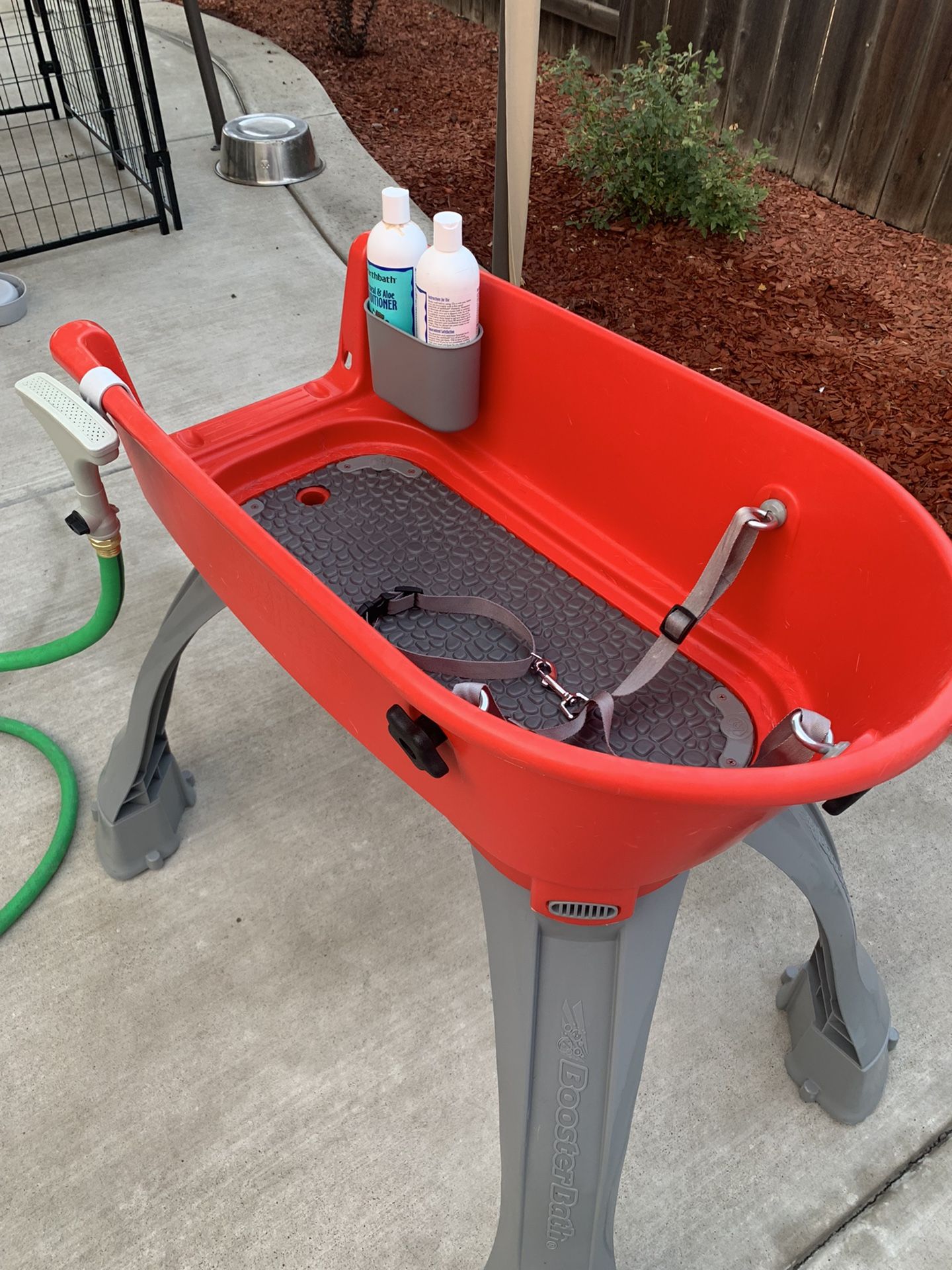 Dog Elevated Bath Tub