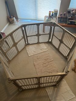 Pet gate and play pen