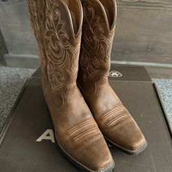Ariat Women’s boots Size 9 
