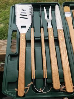 Brand new grilling tool set/ Grill Daddy