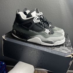 Jordan 4 Retro “Fear”