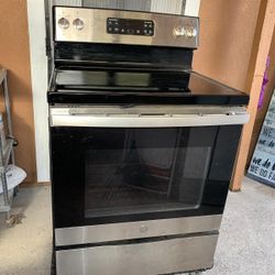 Ge Stainless Steel Electric Range Stove In Good Condition For Sale 