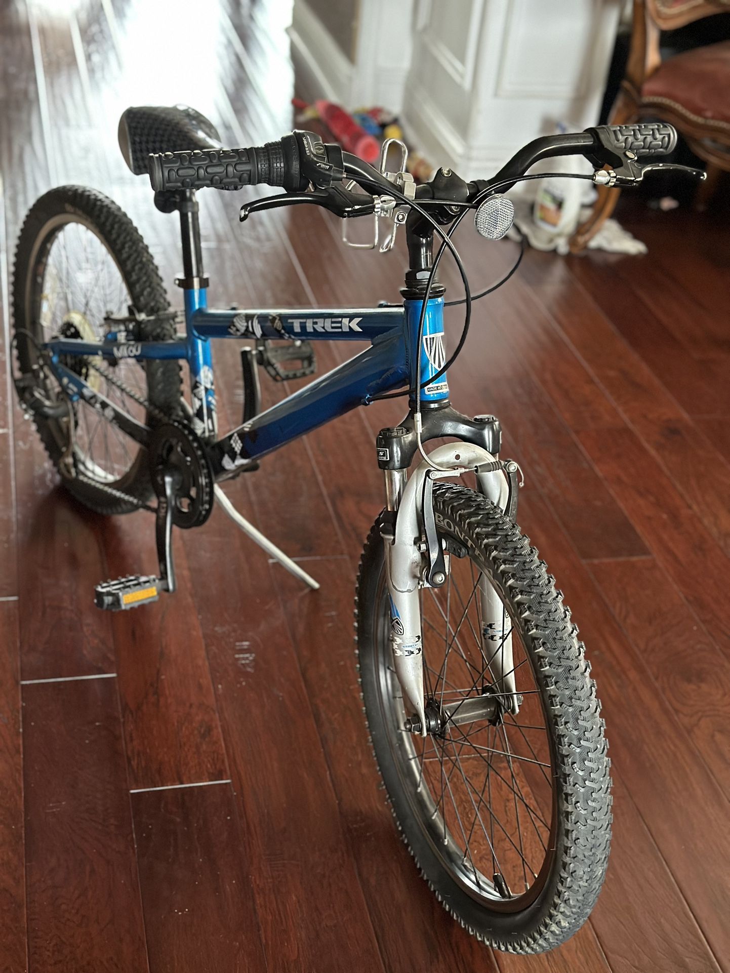 20” Wheel Trek MT-60 Suspension 6-speed Kids Mountain Bike