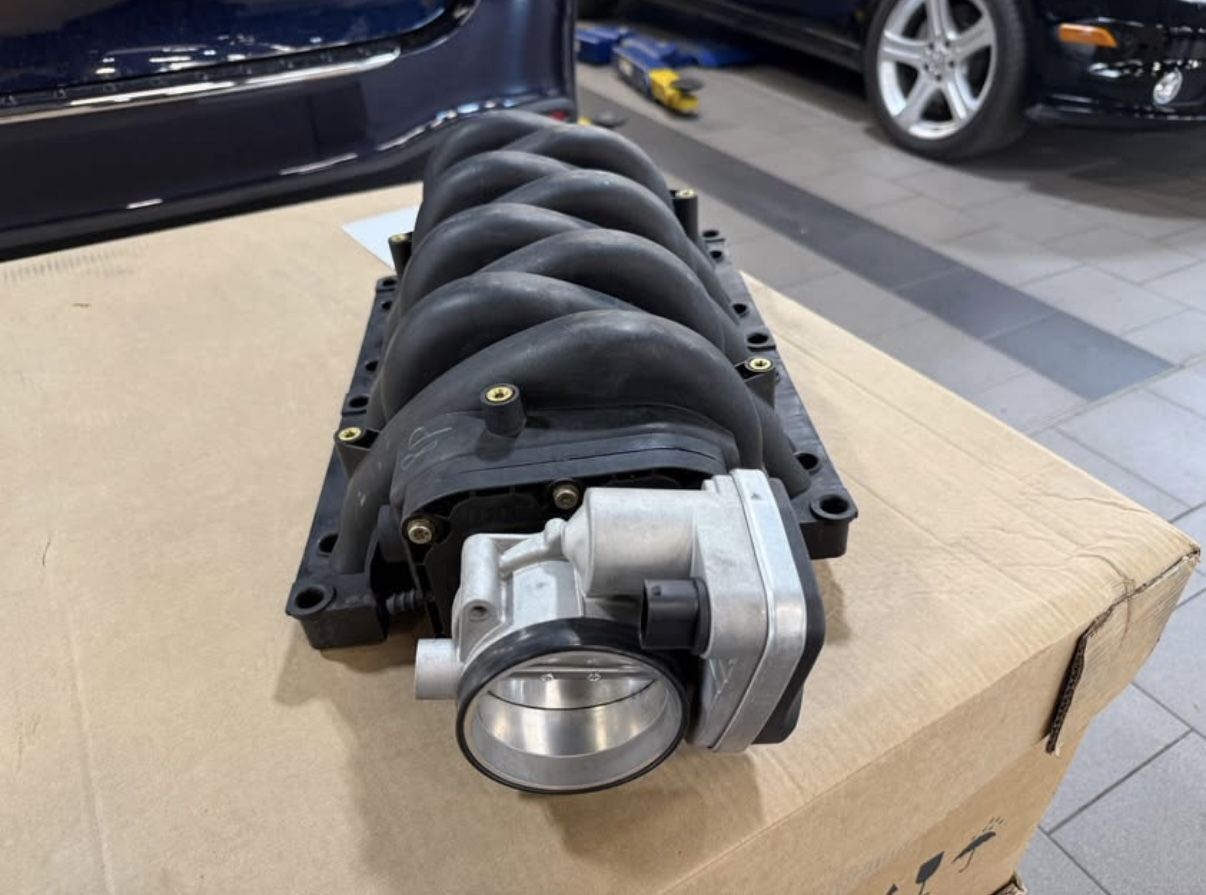 e38 intake manifold and throttle body