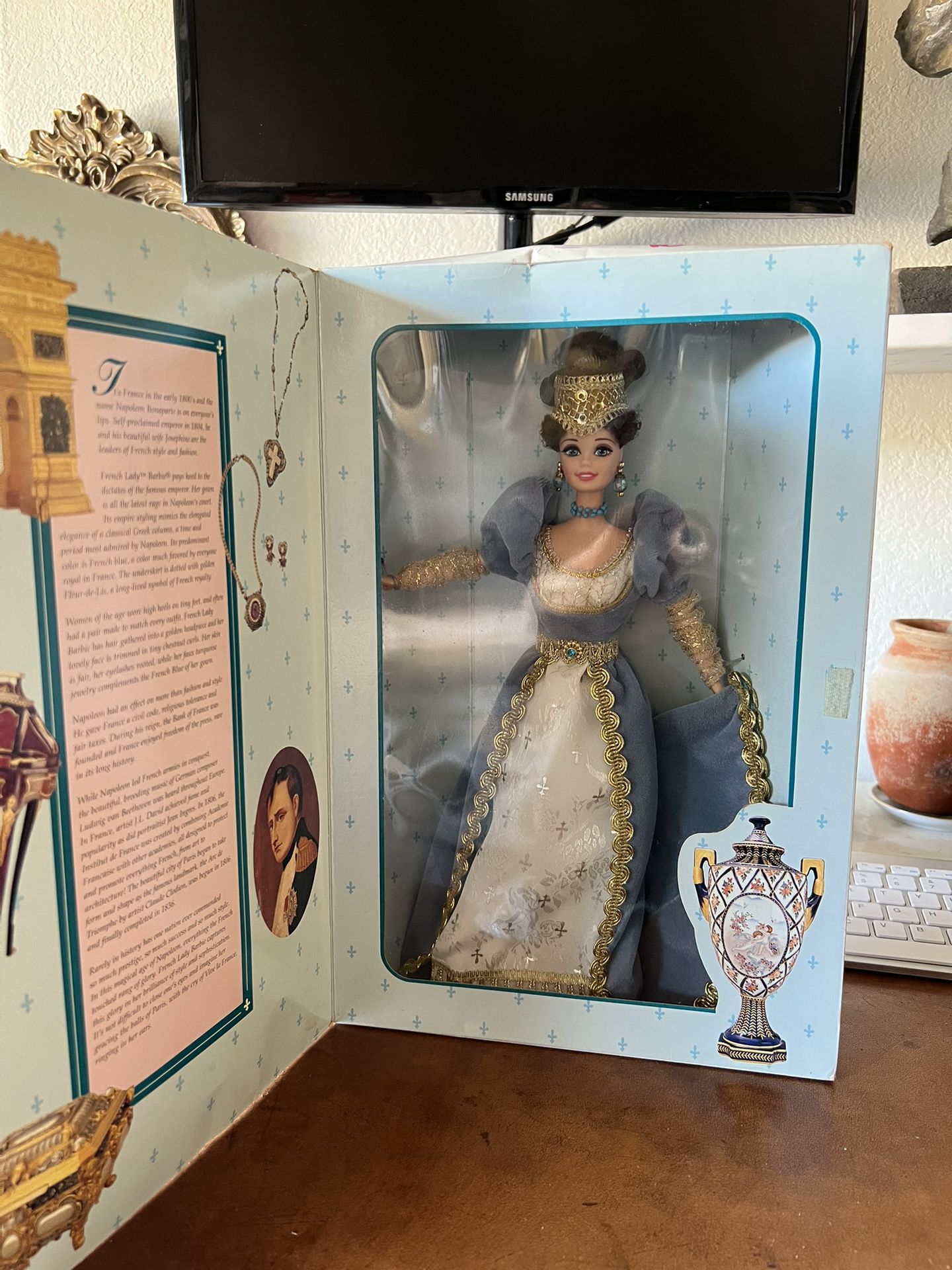 Collectors Edition Barbie The Great ERAS Collection French Lady