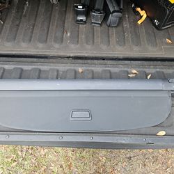 Audi retractable shade system