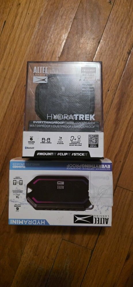 BLUETOOTH SPEAKER AND TWO CD PLAYERS