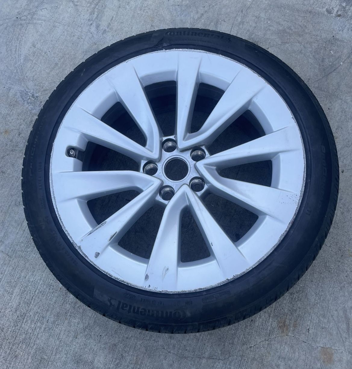 1 - 235/40r19 5x114.3 5x4.5 Tesla Model 3 Y Rim Wheel With Tire Sensor 2022 DOT !