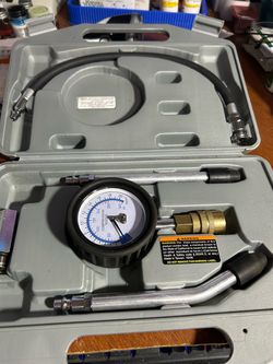 Engine Compression Tester Kit with Case