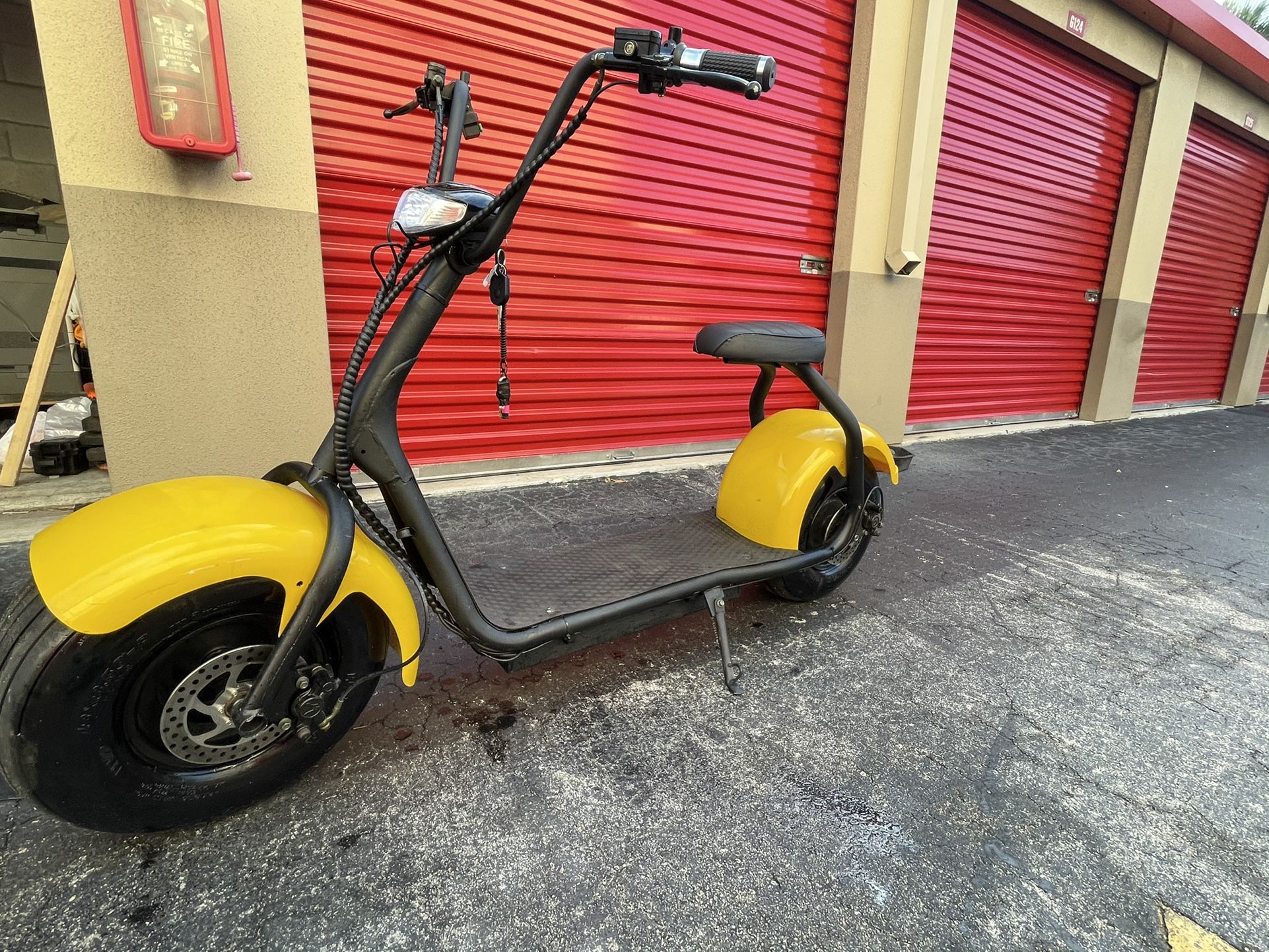 FAT TIRE ELECTRIC SCOOTER     40MPH 