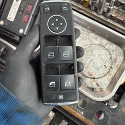 2010 C300 Window Switch 