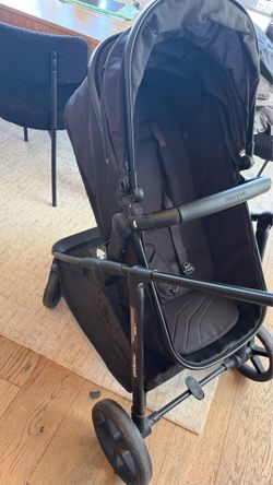 Mompush stroller/bassinet