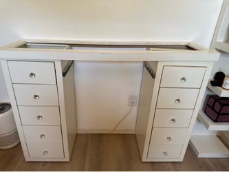 Vanity desk