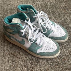 Air Jordan 1 Retro High OG "Turbo Green" - Size 5