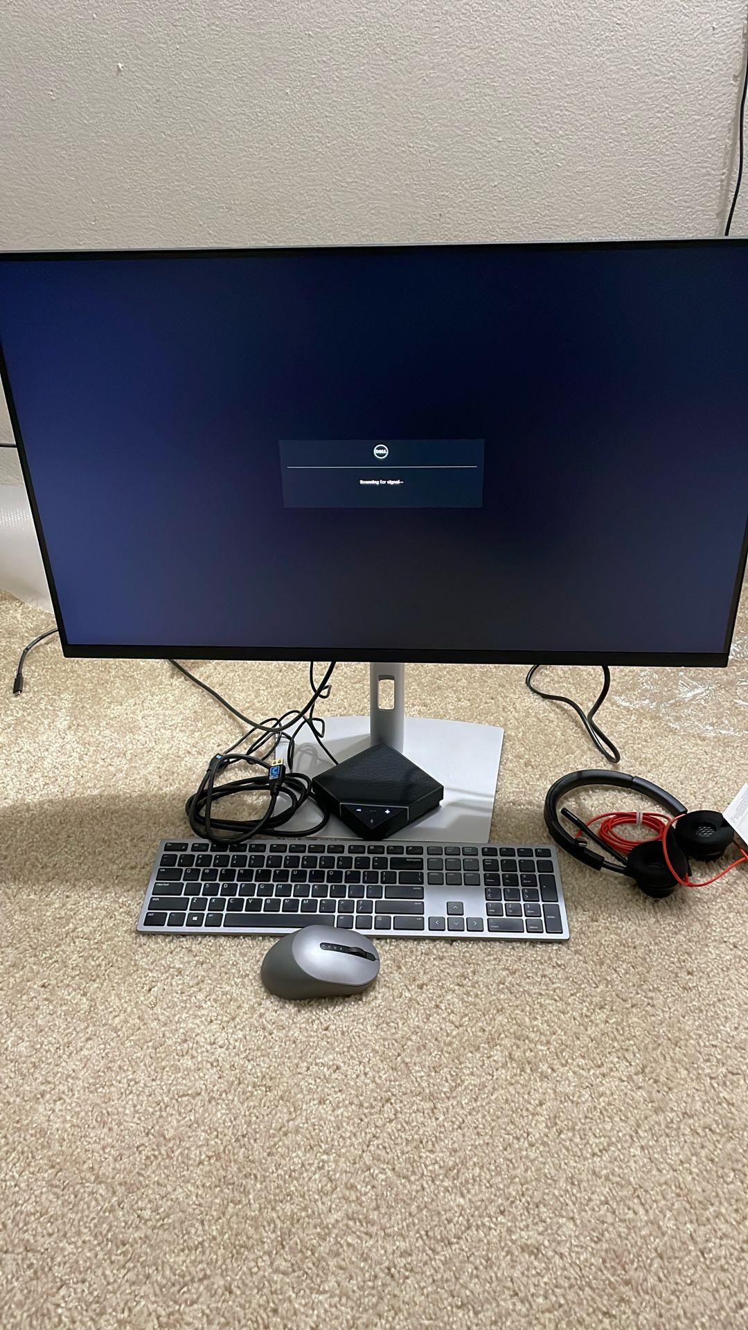 Dell 32 Inch Type C Monitor With Dell Blutooth Keyboard And Mic With Speaker And Headset