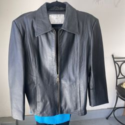 For Sale Women’s Black Leather Northridge Extra Large Jacket $20