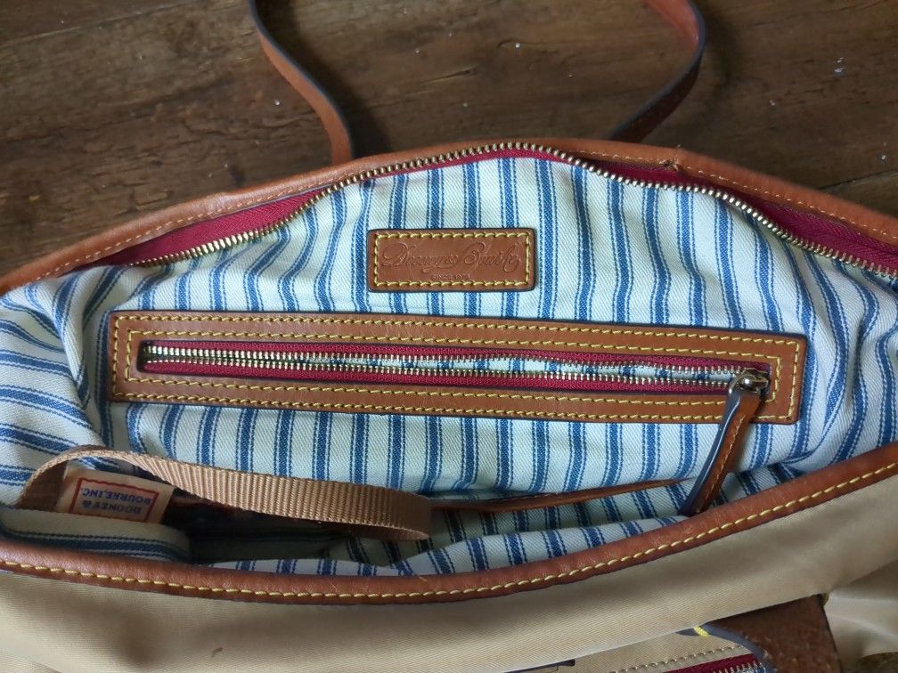 Dooney & Bourke Bag