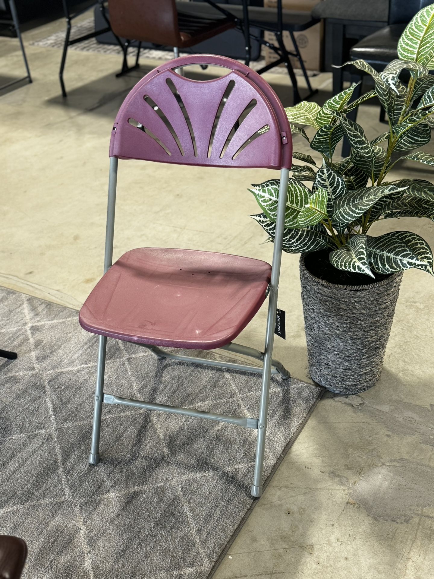 Red Deluxe Fan Back Folding Chair Event Commercial Party Folding Chairs Stackable Butterfly Back Chair with Carrying Handle