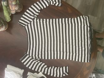 “GUESS” Black and white striped long Sleeve Top