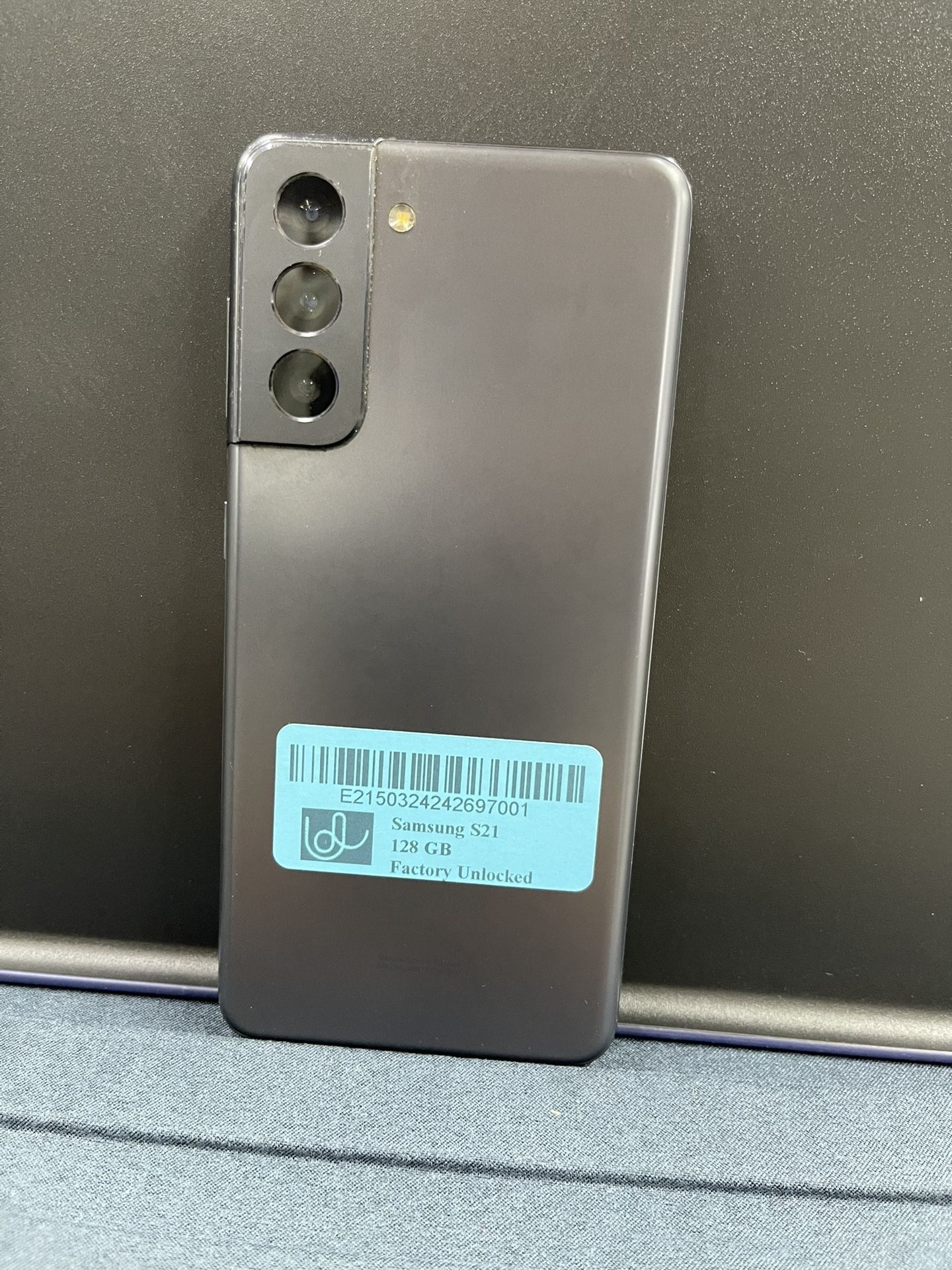 Samsung galaxy S21 128Gb Clean Like New Fully Functional Many Colors Available With Warranty 🔥