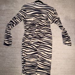 Like New Maternity 👟 Casual Chic Dress – Perfect for Running Errands