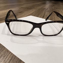 Ray Ban Eyes Sunglasses