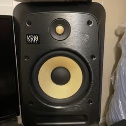 KRK V8