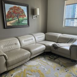 Like New! Leather Power Reclining Sectional Sofa 