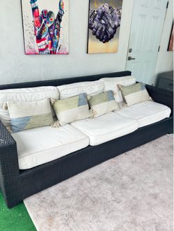 Outdoor patio set (Frontgate Brand)